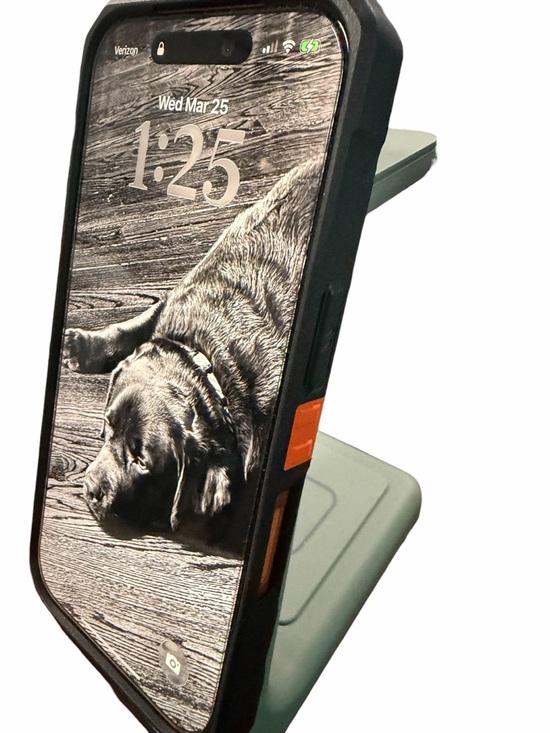 Wireless Charging Station - 3-IN-1 - for Apple Watch, AirPods +Compatible Phones - Picture 3 of 5